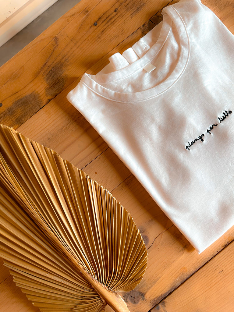 T-shirt “piango per tutto” - Creativa di Lorena Festina